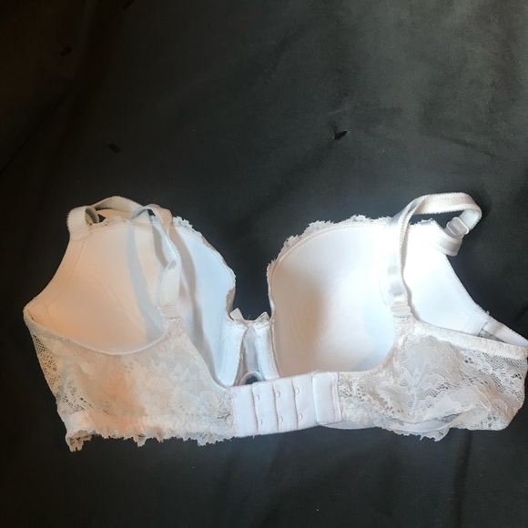 Victoria’s Secret Bra - Picture 2 of 7